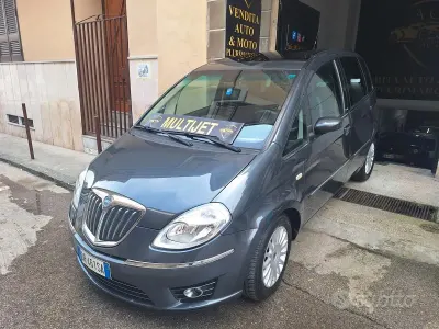 Gebraucht Lancia Musa 90 PS (66 kW) 2008 Grau Van / Kleinbus