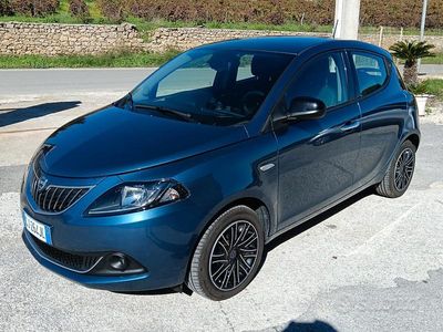 Usata Lancia Ypsilon Gold 69 CV (50 kW) 2022 Blu Utilitaria