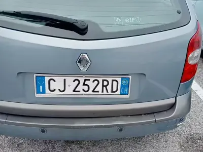 Usata Renault Laguna II 120 CV (88 kW) 2004 Blu Station wagon