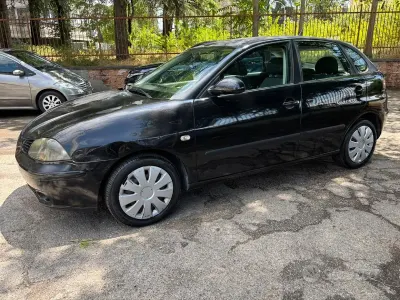 Usata Seat Ibiza Reference 75 CV (55 kW) 2005 Nero Utilitaria