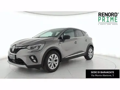 Usata Renault Captur Intens 160 CV (117 kW) 2022 Grigio scuro SUV