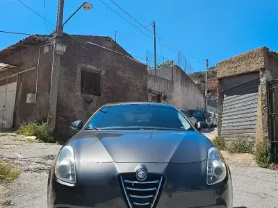 Usata Alfa Romeo Giulietta 120 CV (88 kW) 2012 Grigio Utilitaria