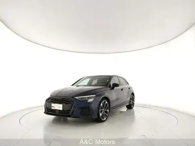 Usata Audi S3 Sport 310 CV (228 kW) 2024 Blu navarra metallizzato Berlina