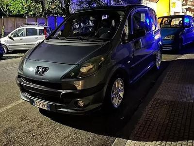 Usata Peugeot 1007 68 CV (50 kW) 2005 Grigio Monovolume
