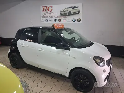 Usata Smart ForFour 71 CV (52 kW) 2018 Bianco Utilitaria