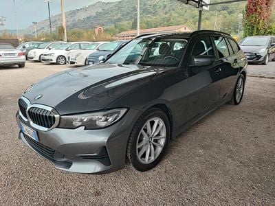 Begagnad BMW 318 Advantage 150 HK (110 kW) 2022 Grå Kombi