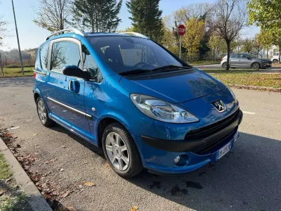 Usata Peugeot 1007 73 CV (53 kW) 2006 Blu Monovolume