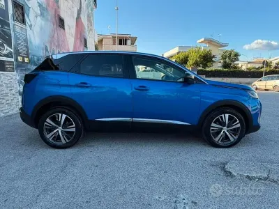 Usata Peugeot 3008 Allure 131 CV (96 kW) 2022 Bluazzurro SUV