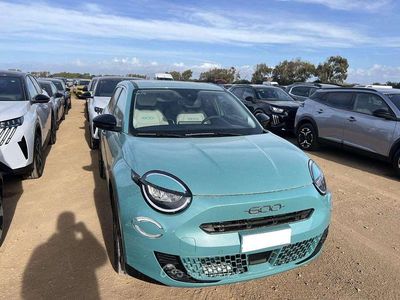 Usata Fiat 600 La Prima 101 CV (74 kW) 2025 Azzurro acqua metallizzato SUV