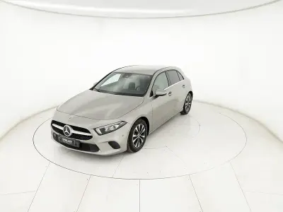 Occasion Mercedes A180 Business 116 ch (85 kW) 2021 Argent Berline