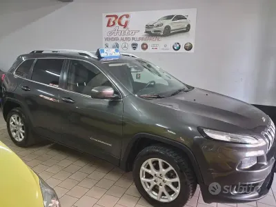 Usata Jeep Cherokee 170 CV (125 kW) 2015 Grigio SUV