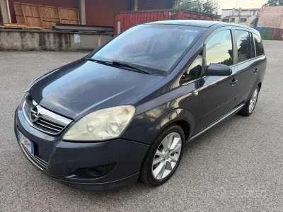 Usata Opel Zafira Cosmo 150 CV (110 kW) 2009 Grigio Monovolume