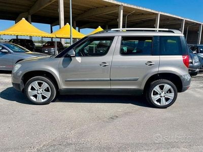Usata Skoda Yeti Adventure 105 CV (77 kW) 2010 Grigio SUV