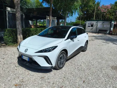 Usata MG MG4 EV Luxury 67 kW (92 CV) 2023 Bianco Utilitaria