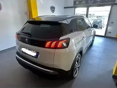 Usata Peugeot 3008 131 CV (96 kW) 2021 Bianco SUV
