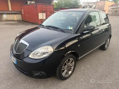 Usata Lancia Ypsilon 60 CV (44 kW) 2009 Nero Utilitaria