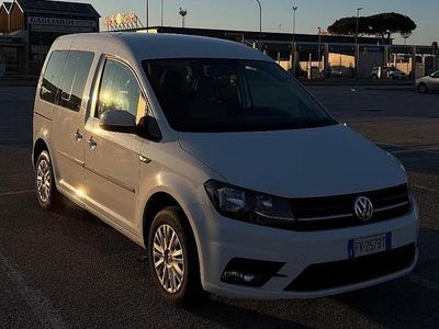Begagnad VW Caddy 102 HK (75 kW) 2019 Vit Minibuss