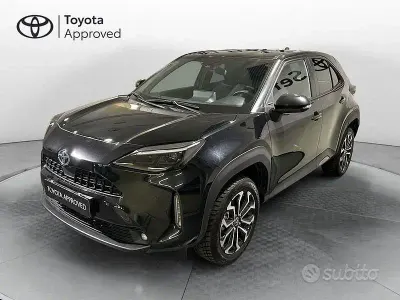 Begagnad Toyota Yaris Cross Trend 116 HK (85 kW) 2023 Svart SUV