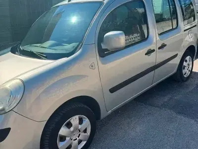 Usata Renault Kangoo 106 CV (77 kW) 2010 Monovolume