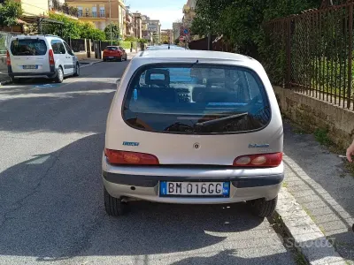 Käytetty Fiat 600 54 HP (39 kW) 2000 Harmaa Sedan