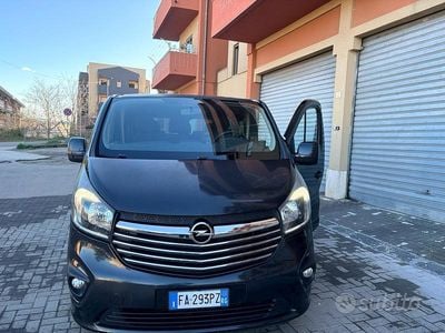 Nero Usata 2015 Opel Vivaro Monovolume | 14.000 €