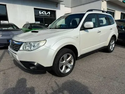 Usata Subaru Forester Trend 147 CV (108 kW) 2010 Bianco SUV