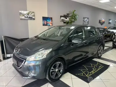 Usata Peugeot 208 Active 91 CV (66 kW) 2015 Grigio Utilitaria