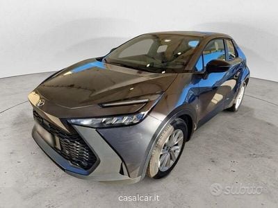 Usata Toyota C-HR Active 88 CV (64 kW) 2024 Grigio SUV