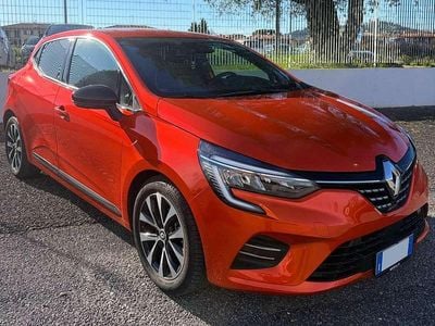 Usata Renault Clio V Techno 101 CV (74 kW) 2023 Arancione Berlina