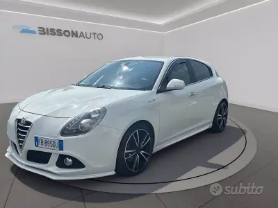 Usata Alfa Romeo Giulietta Distinctive 150 CV (110 kW) 2015 Bianco Utilitaria