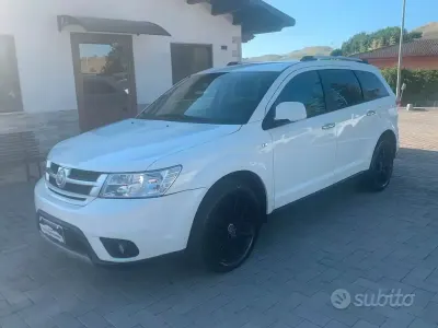 Usata Fiat Freemont Lounge 170 CV (125 kW) 2014 Bianco SUV