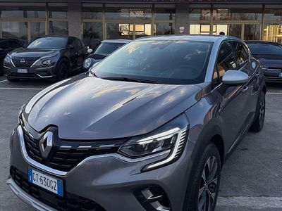 Usata Renault Captur Techno 91 CV (66 kW) 2024 Grigio SUV
