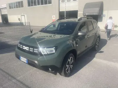Usata Dacia Duster Journey 101 CV (74 kW) 2023 Verde SUV