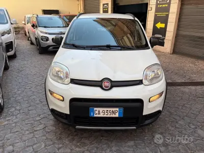 Usata Fiat Panda 4x4 S 85 CV (62 kW) 2020 Bianco Utilitaria