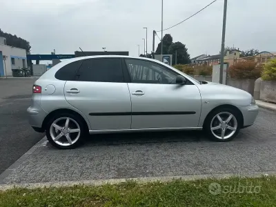 Second-hand Seat Ibiza 75 CP (55 kW) 2005 Gri Hatchback