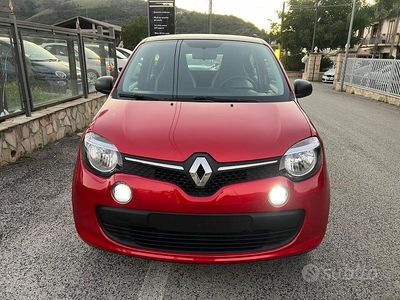 Usata Renault Twingo LIMITED 89 CV (65 kW) 2018 Rosso Utilitaria