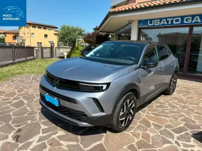 Usata Opel Mokka 101 CV (74 kW) 2024 Grigio SUV