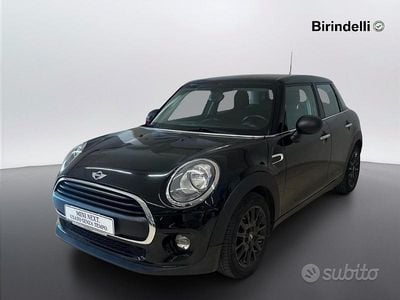 Begagnad Mini ONE 75 HK (55 kW) 2017 Svart Halvkombi
