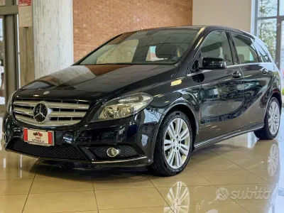 Usata Mercedes B180 Executive 109 CV (80 kW) 2012 Nero Utilitaria