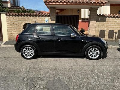 Usata Mini One D 102 CV (75 kW) 2017 Nero Utilitaria