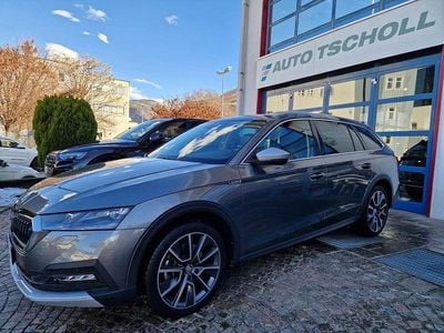Usata Skoda Octavia Scout 200 CV (147 kW) 2022 Graphitegrau metallic Station wagon