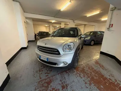 Usata Mini Cooper D Countryman Business 111 CV (81 kW) 2016 Argento SUV