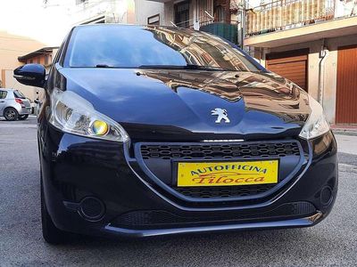 Usata Peugeot 208 Active 68 CV (50 kW) 2012 Nero Utilitaria