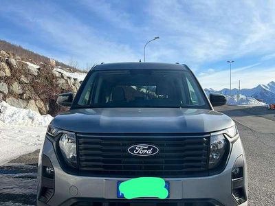 Usata Ford Tourneo Courier Titanium 125 CV (91 kW) 2025 Argento Monovolume