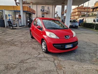Usata Peugeot 107 68 CV (50 kW) 2009 Rosso Utilitaria
