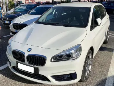 Usata BMW 218 Sport Line 150 CV (110 kW) 2015 Bianco Station wagon