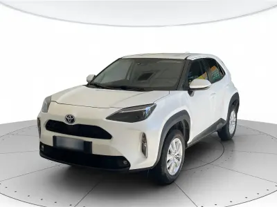 Usata Toyota Yaris Business Edition 92 CV (67 kW) 2023 Bianco Utilitaria