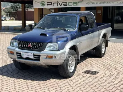 Usata Mitsubishi L200 116 CV (85 kW) 2002 Grigio Pick-up