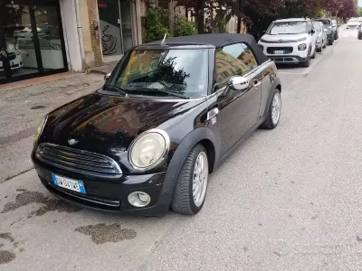 Usata Mini Cooper Cabriolet 120 CV (88 kW) 2009 Nero Cabrio