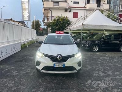 Usata Renault Captur Business 100 CV (73 kW) 2021 Bianco SUV